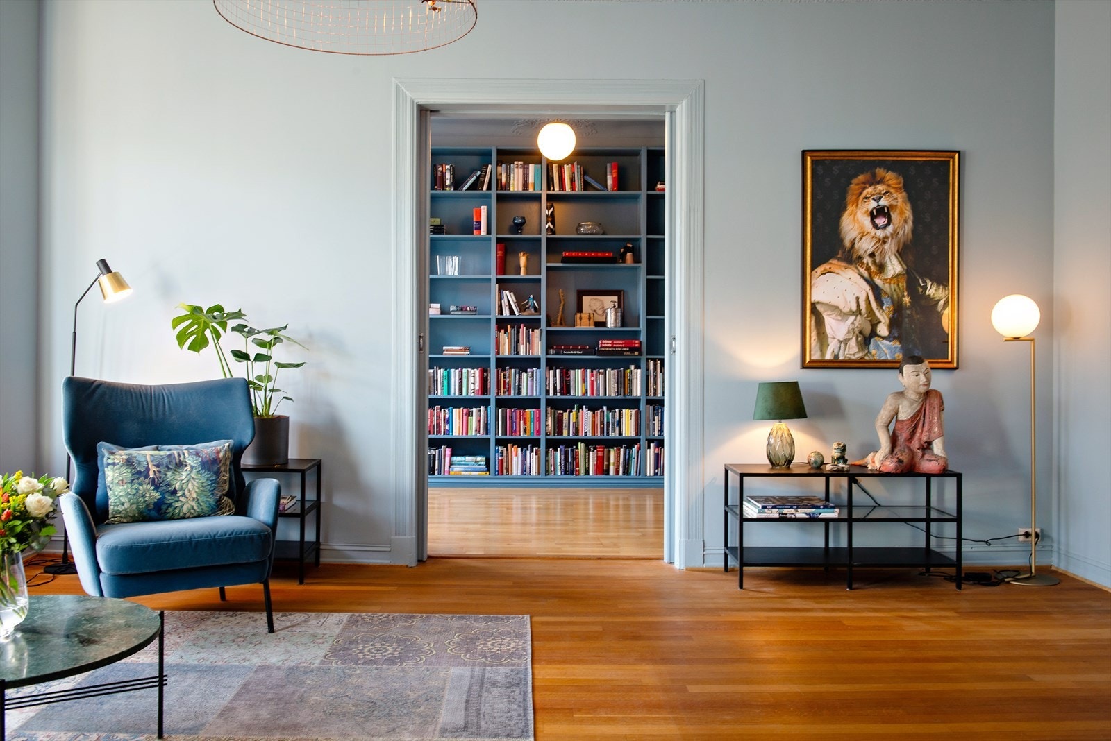 Leiligheten holder en gjennomgående høy standard, og bærer preg av gjennomtenkte løsninger. Galleribilde