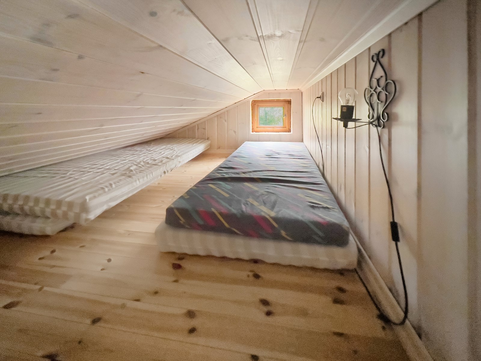 På hemsen er det madrasser og ekstra soveplasser Galleribilde