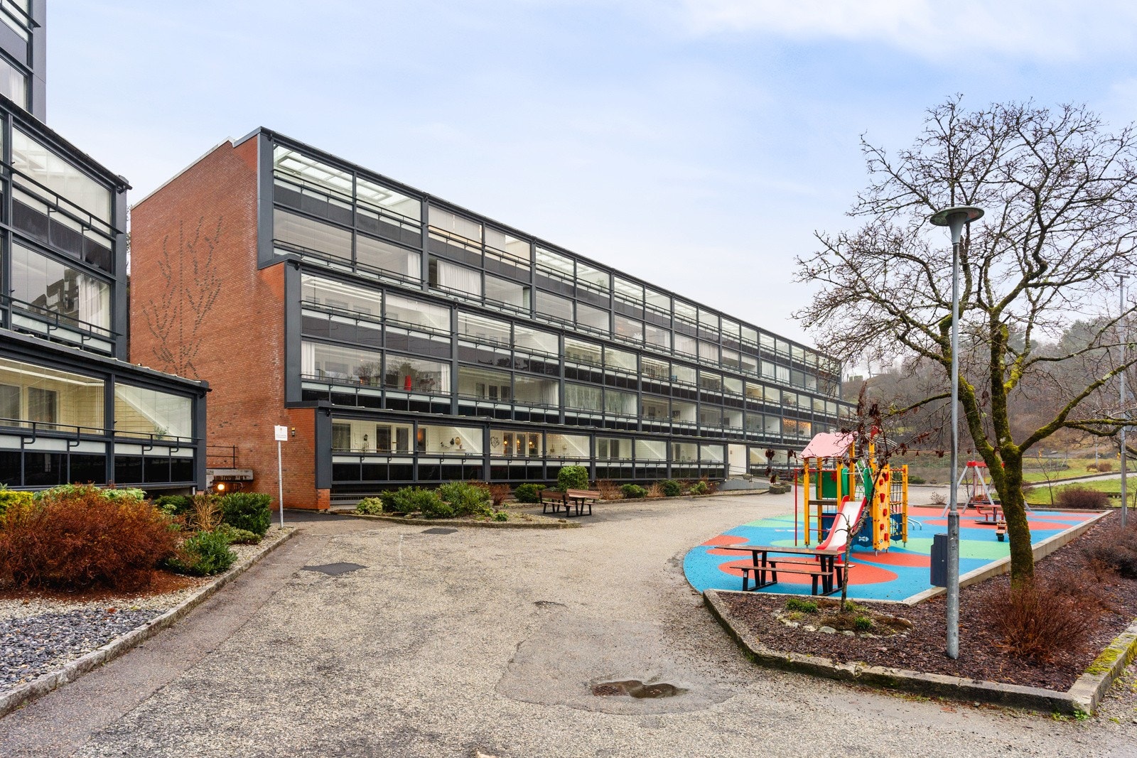 Borettslaget består av 135 andelsleiligheter i 3 blokker. Galleribilde