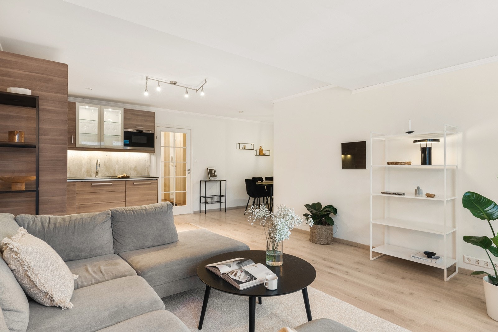 Denne leiligheten kombinerer stil og funksjonalitet på en utmerket måte. Galleribilde