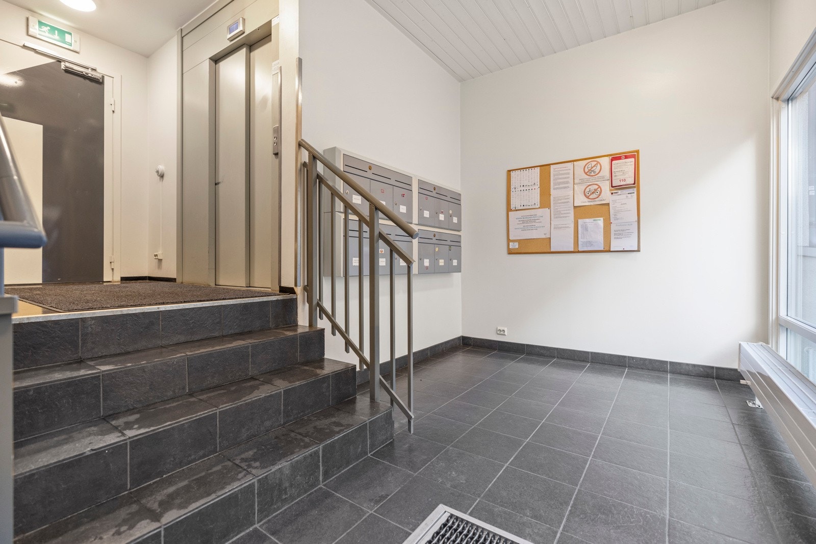 Felles oppgang og heis. Galleribilde