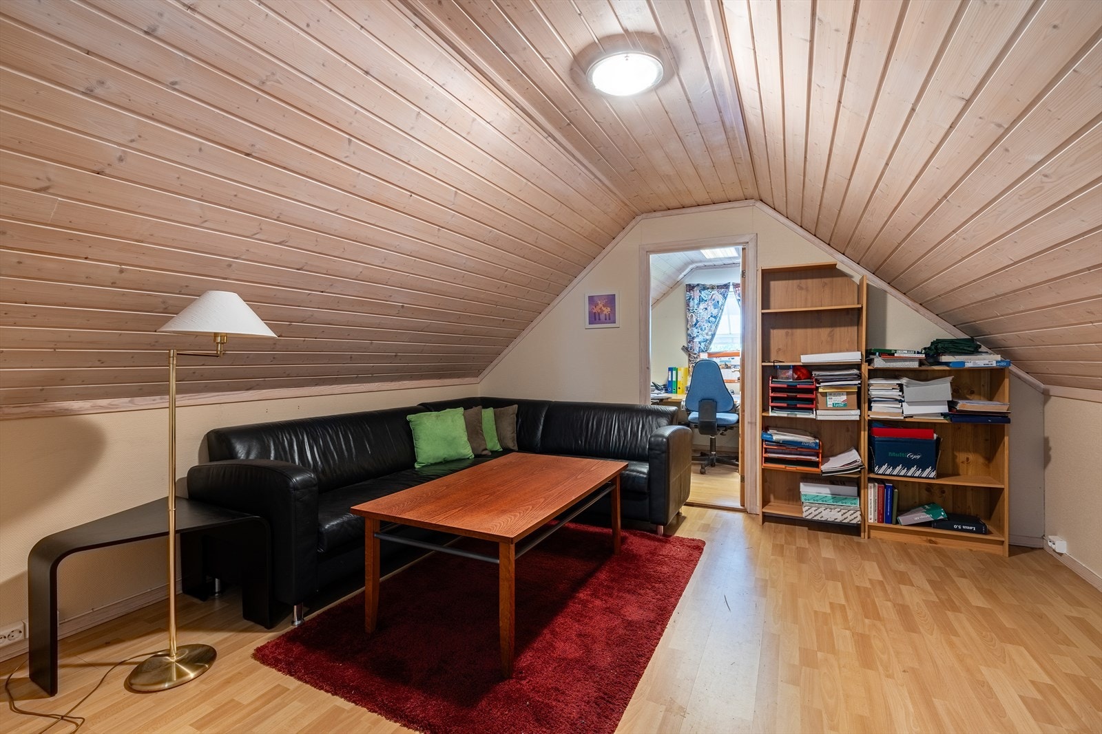 Innredet loft over garasjen. Galleribilde