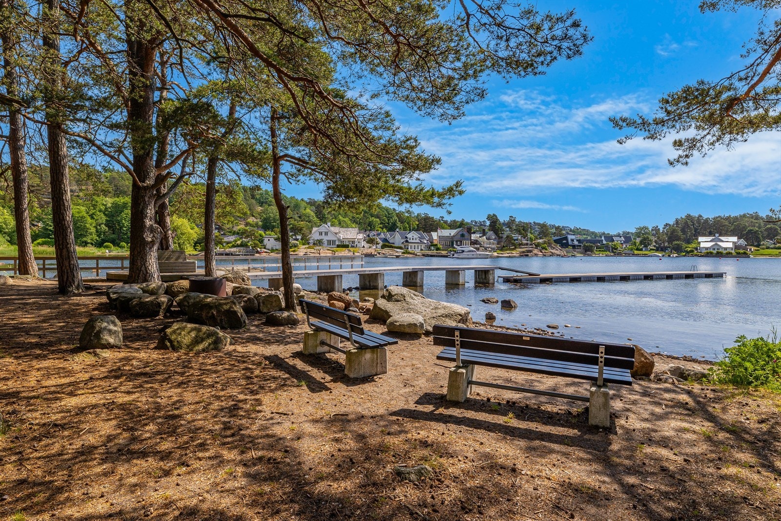 Korsvika ligger på Vesterøya, sørvendt mot Sandefjordsfjorden. Galleribilde