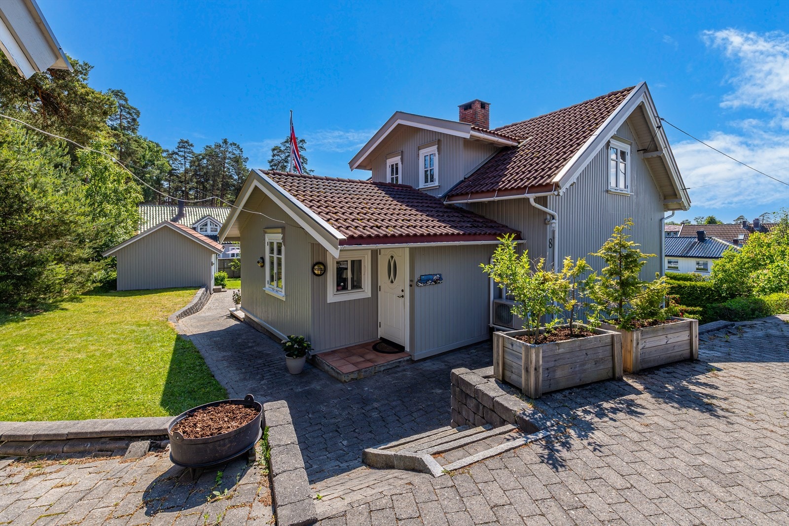 Asnesveien 8 er en virkelig perle av en eiendom på populære Asnes. Galleribilde