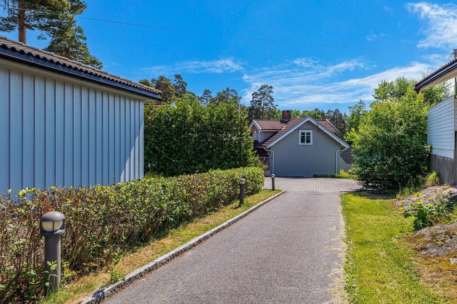 Boligen ligger innerst i veien. Galleribilde