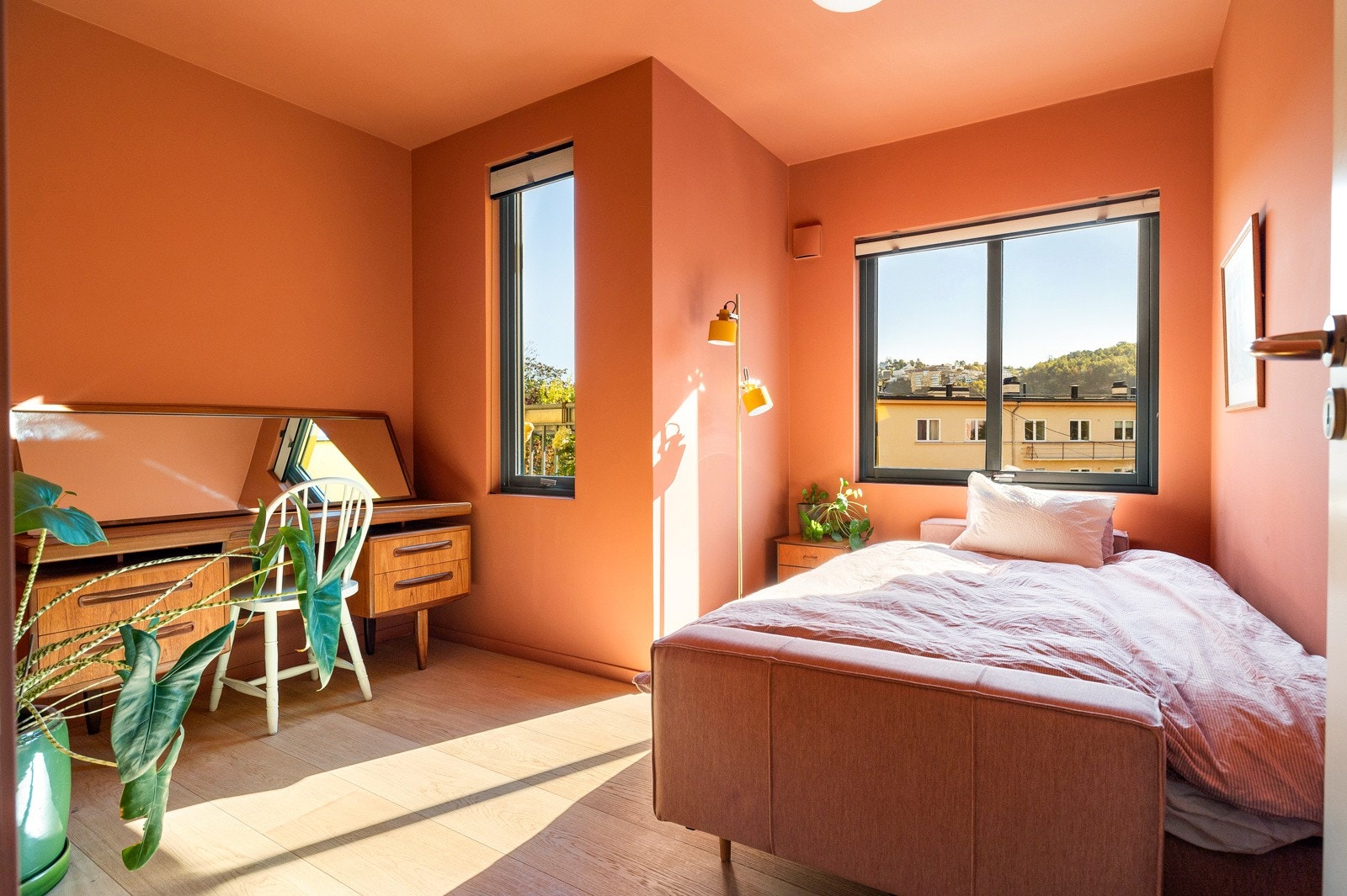 Soverommet har god plass til seng, nattbord og kommode. Galleribilde