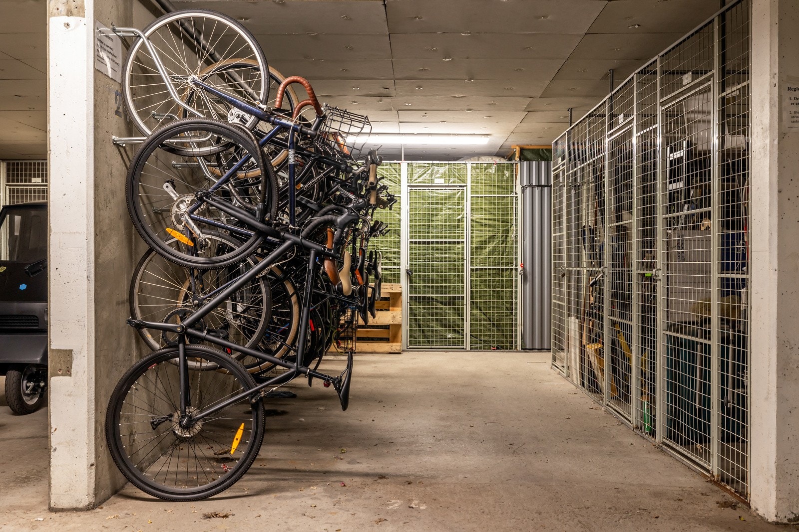 Praktisk sykkelparkering. Galleribilde