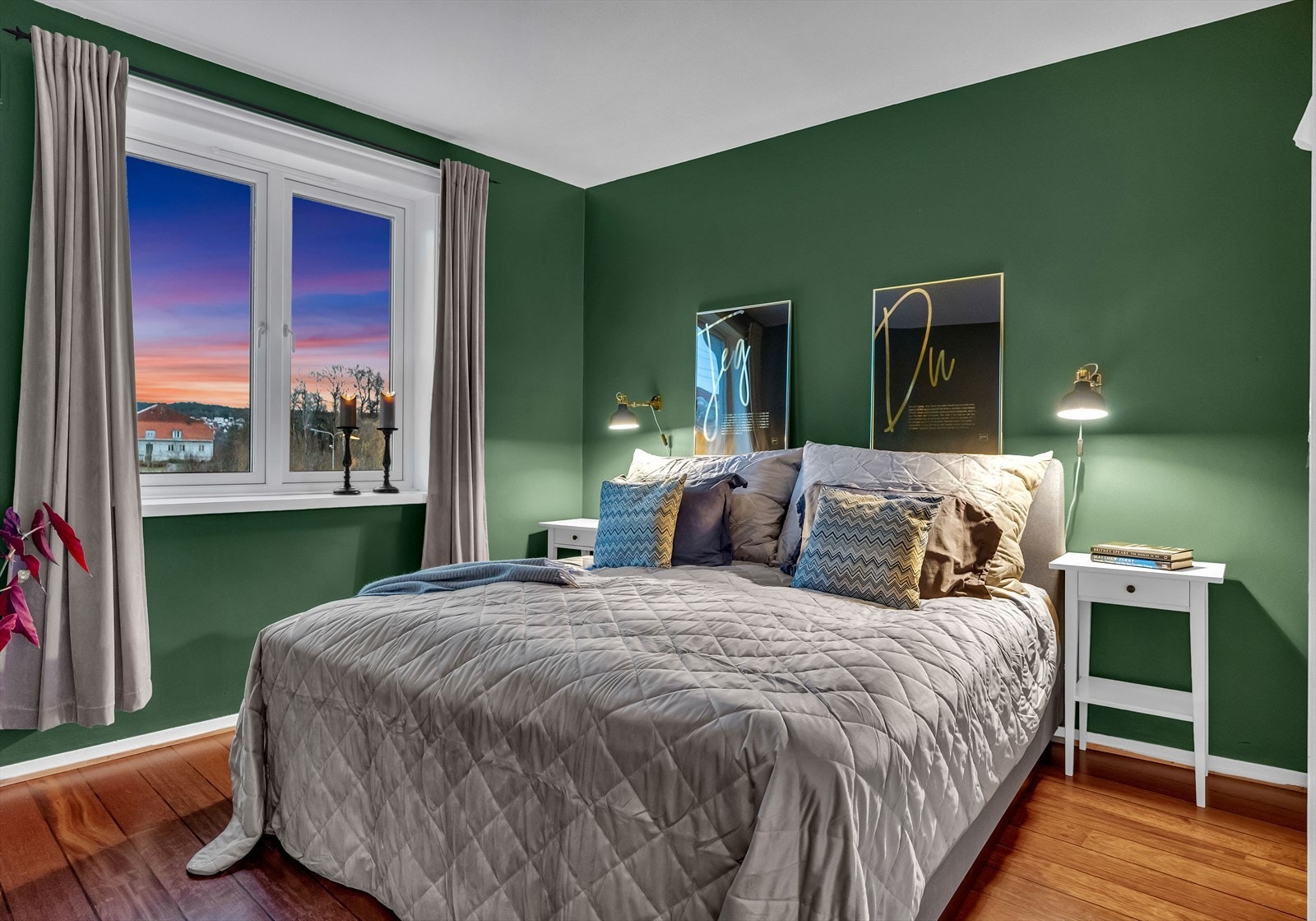 I tillegg er det inngang til to soverom. Galleribilde