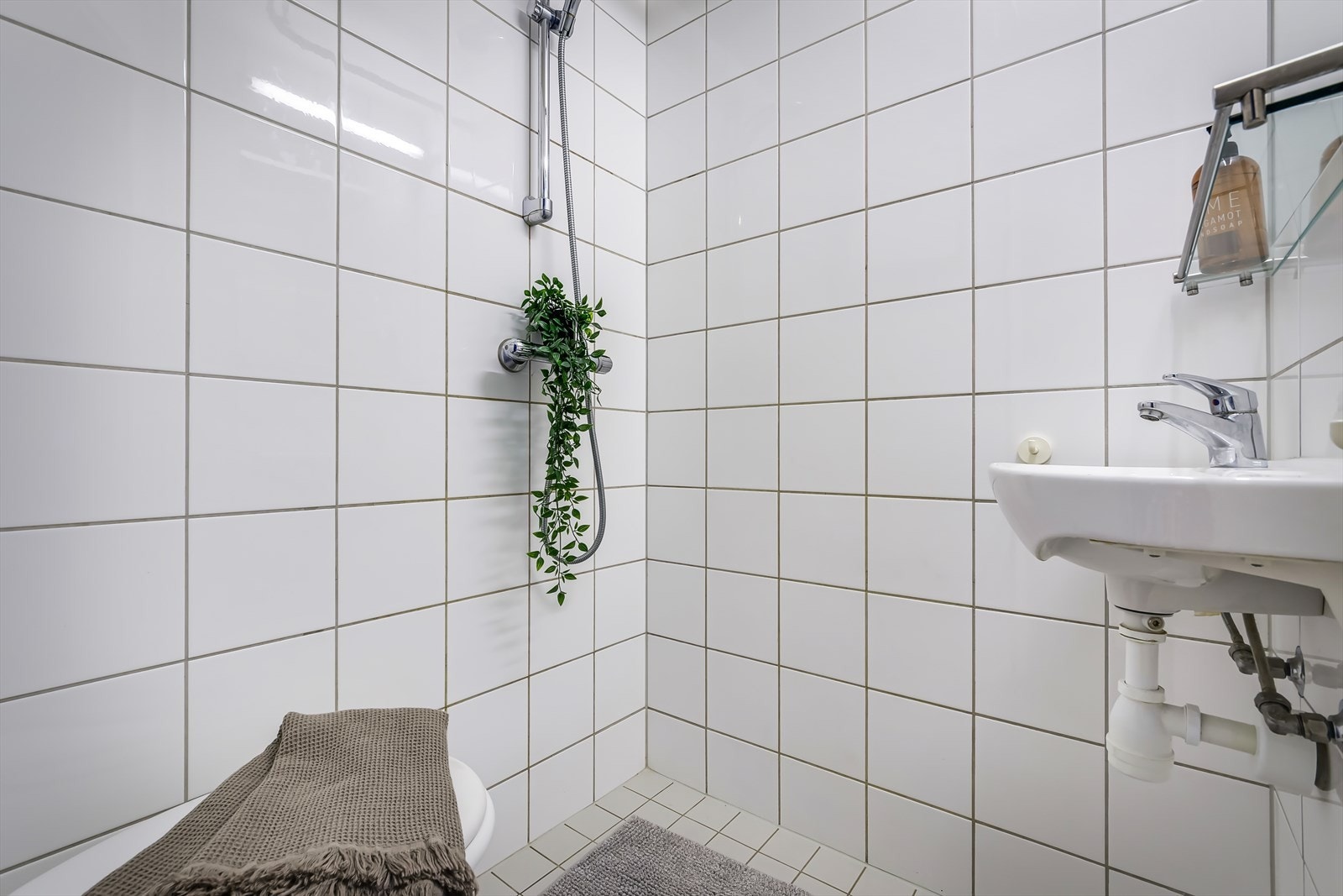 Leiligheten har en fantastisk beliggenhet sentralt på Sagene, med umiddelbar nærhet til parker, kaféer og kollektivtransport Galleribilde