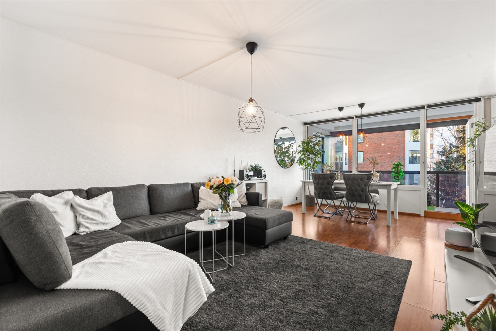 Krogsveen v/ Simen Istre Grevskott har gleden av å presentere Maria Dehlis vei 45 Galleribilde