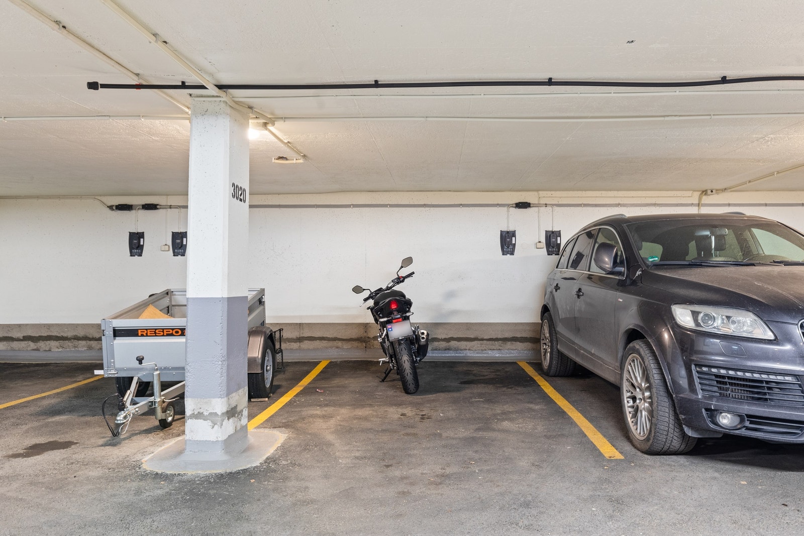 Leiligheten disponerer parkeringsplass i garasje Galleribilde