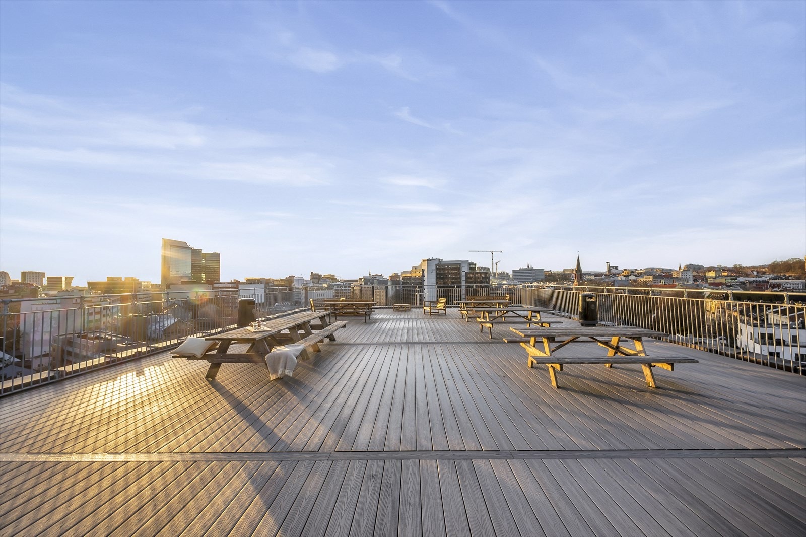 Borettslaget har en felles takterrasse på ca. 280 m² med en herlig panoramautsikt utover byen. Galleribilde