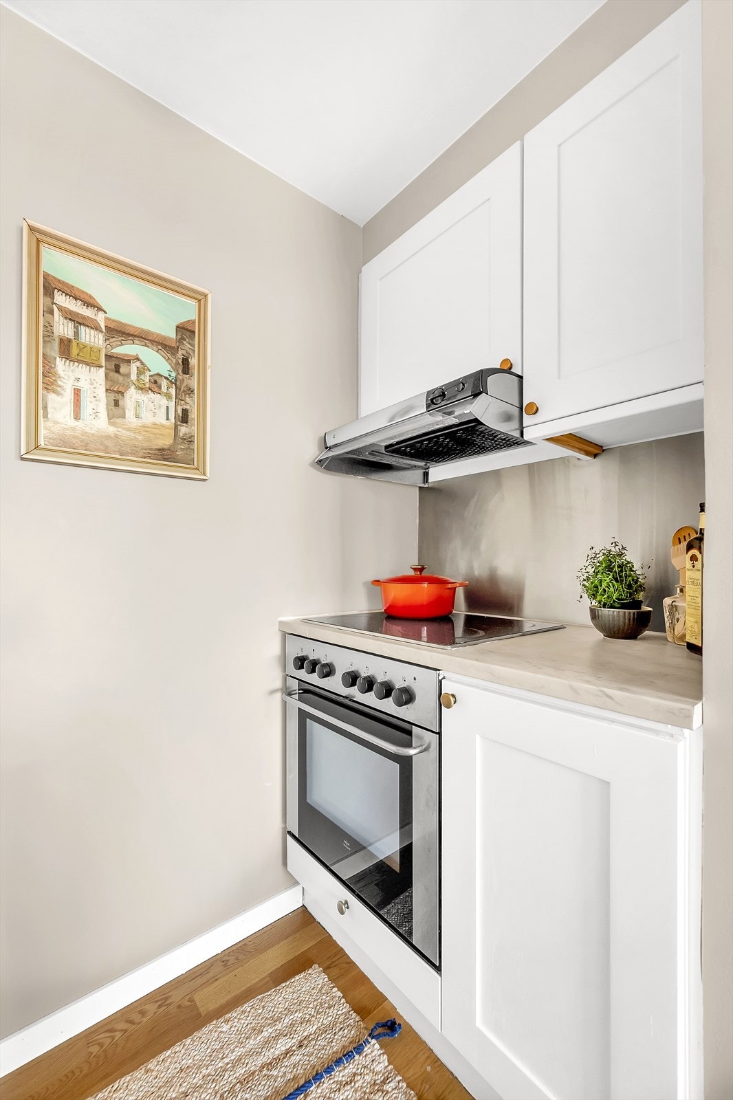 Det er avtrekk over kokeplass. Galleribilde