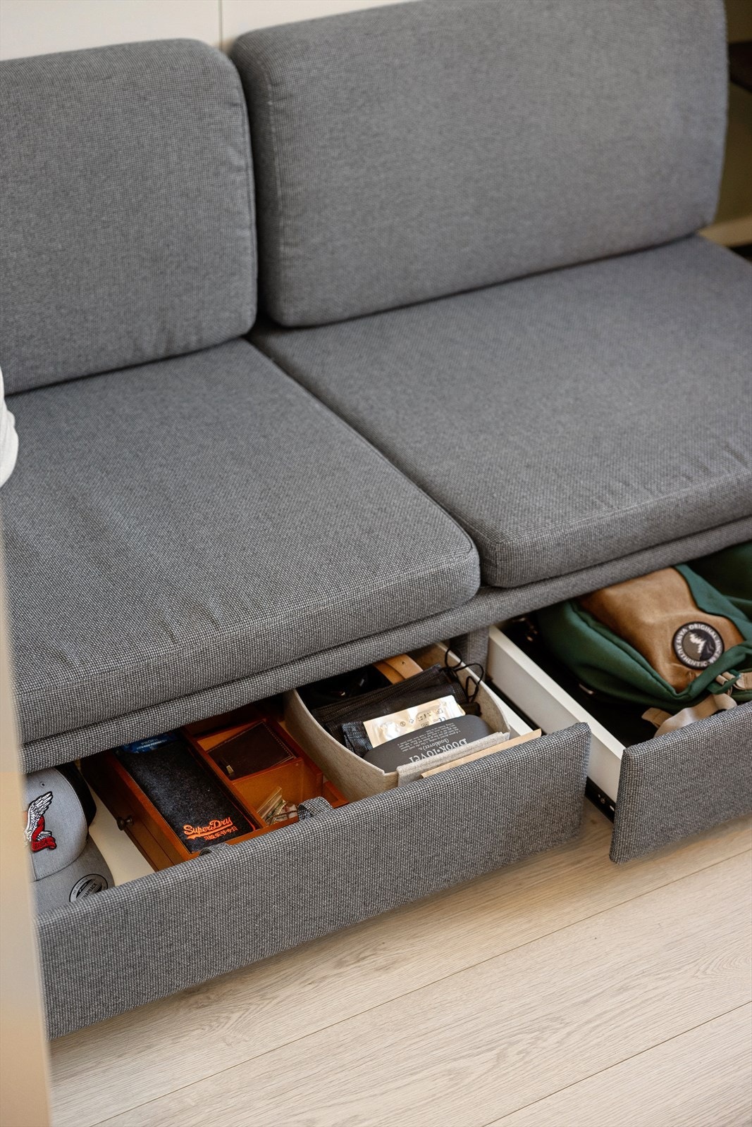 Godt med oppbevaringsplass i sengeskapet Galleribilde