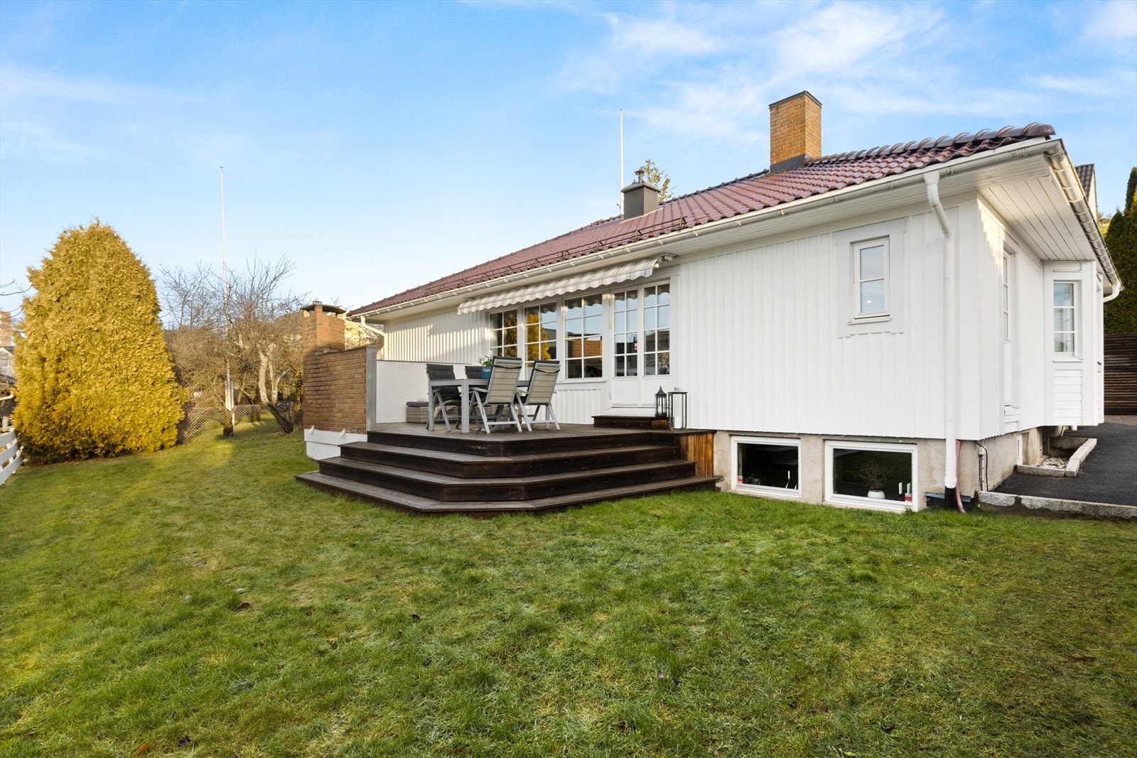 Tomten er meget barnevennlig og byr på godt med boltreplass for de minste, her er det rom for en rekke aktiviteter året rundt. Galleribilde