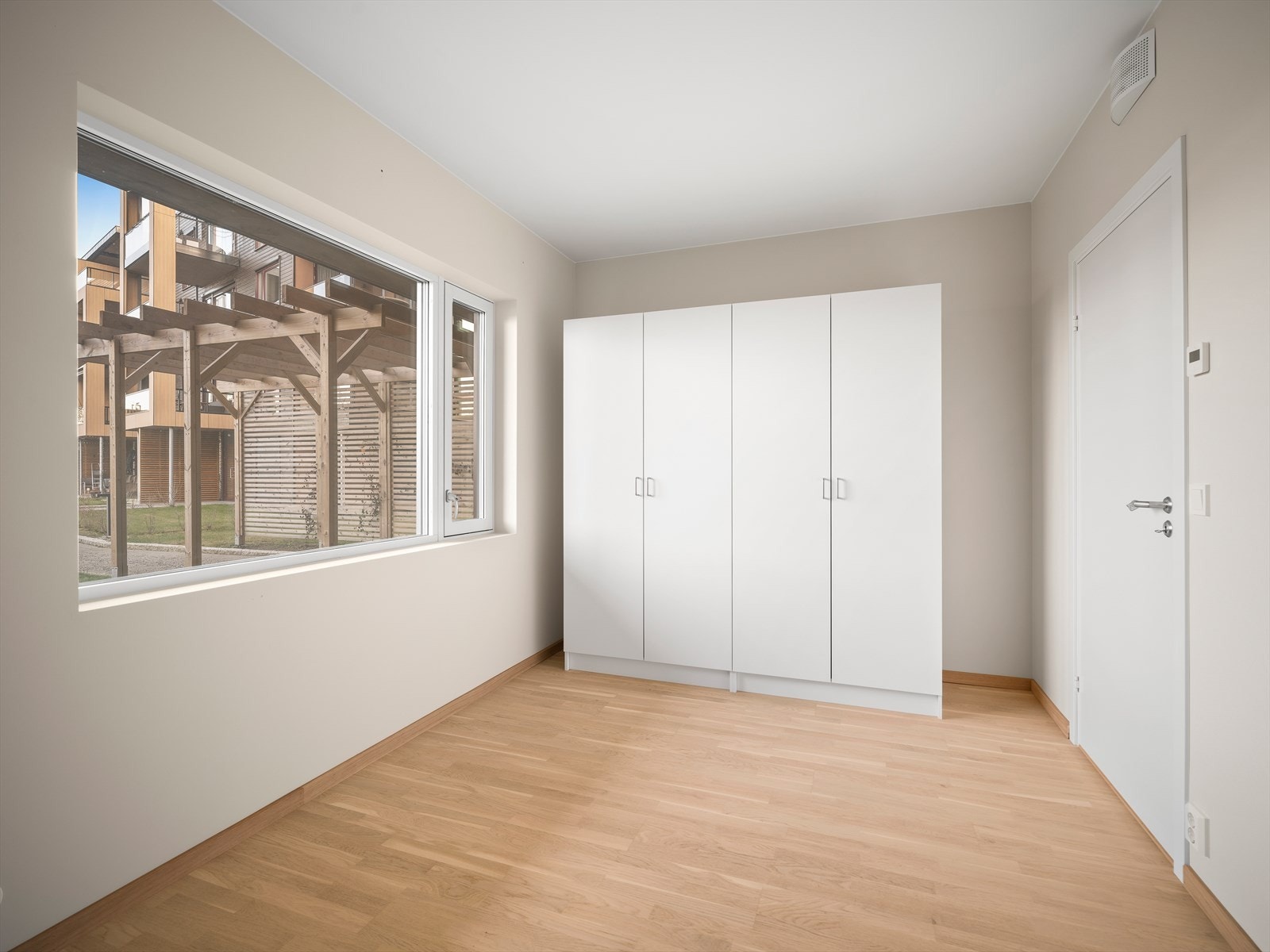 Soverom 1 - garderobeskap medfølger Galleribilde