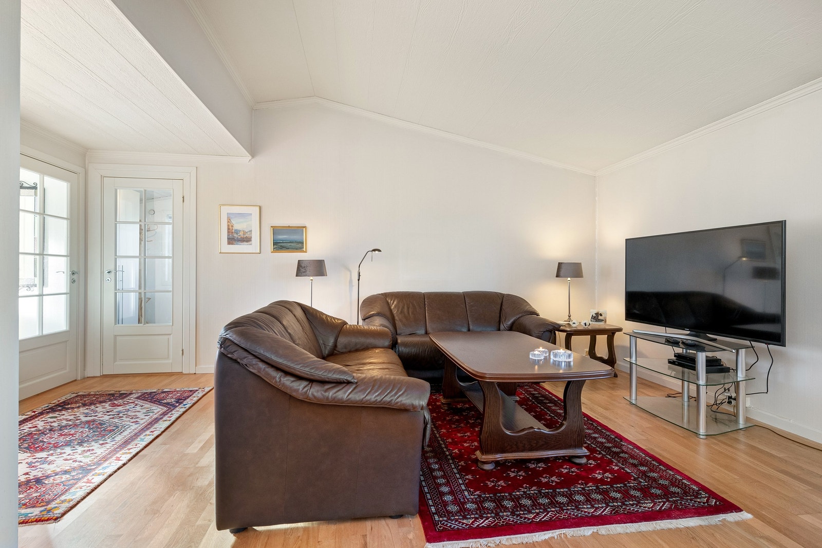 Deler av stuen som i dag er tv-stue var tidligere soverom Galleribilde