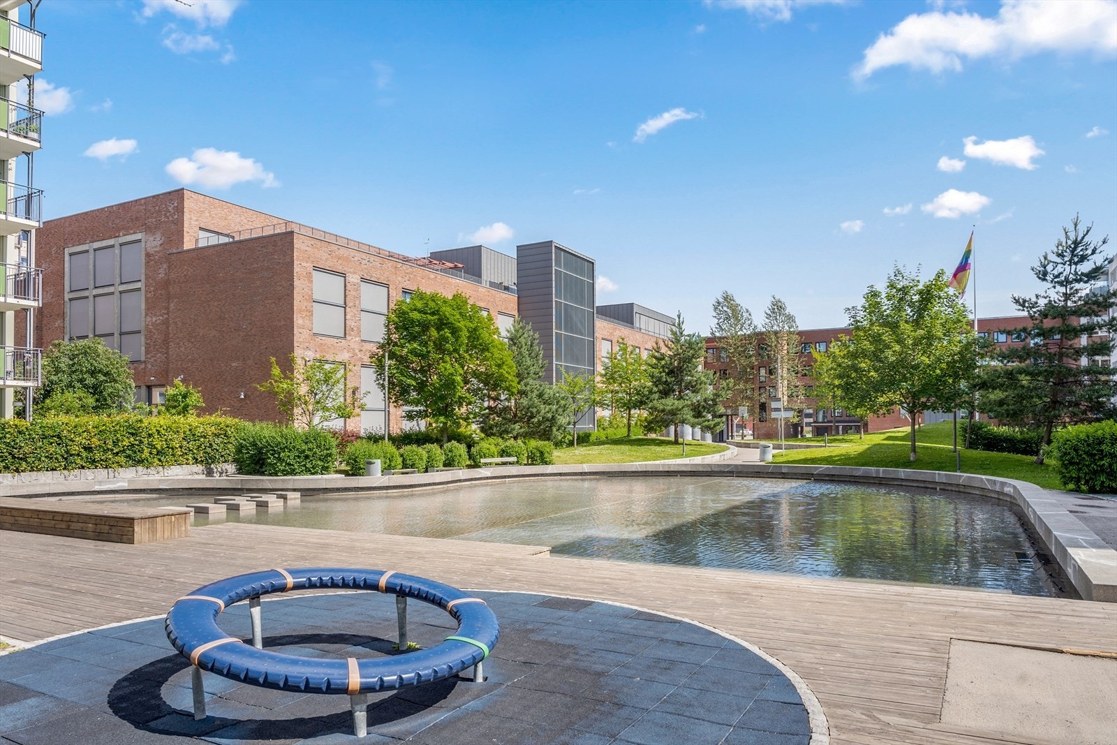 I nærmiljøet finner man grønne lunger for alle aldersgrupper. Galleribilde