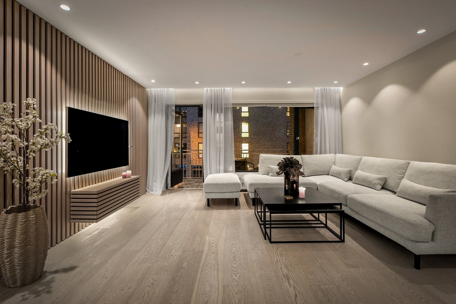 Som oppvarming har leiligheten vannbårne radiatorer tilknyttet fellesanlegg. Galleribilde