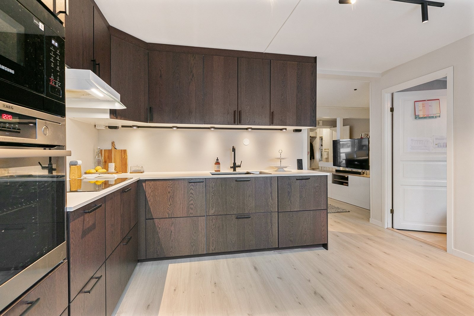 Ett av soverommene ligger i første etasje Galleribilde