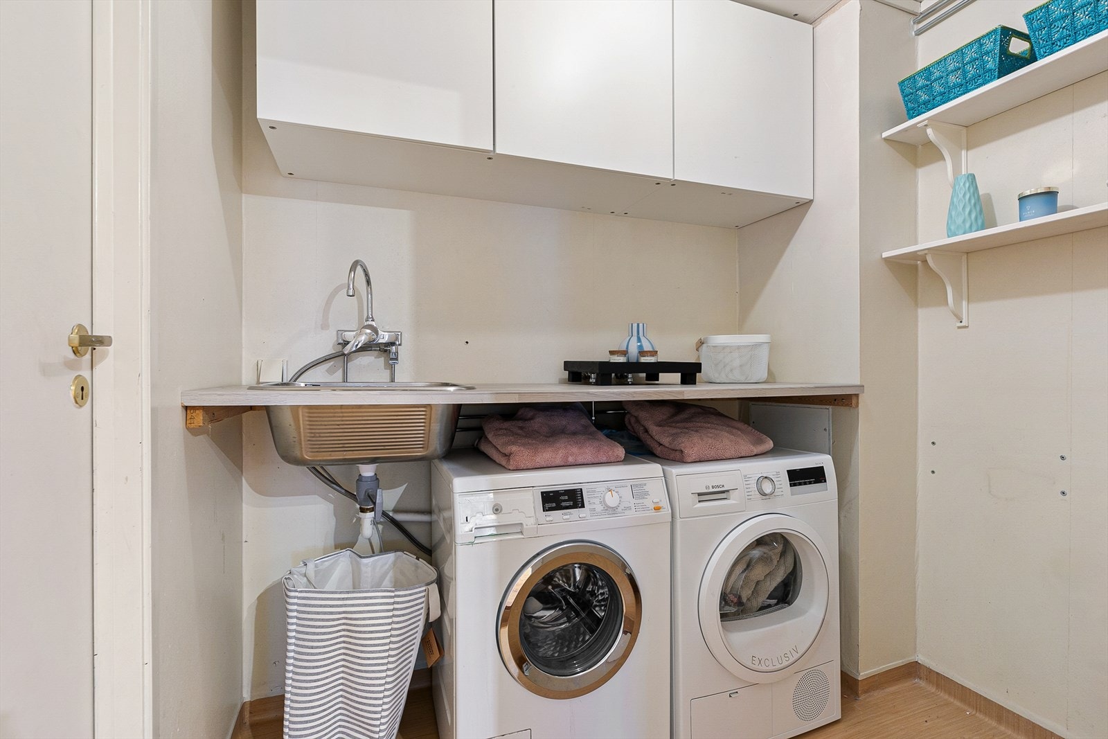 Meget praktisk med eget vaskerom Galleribilde