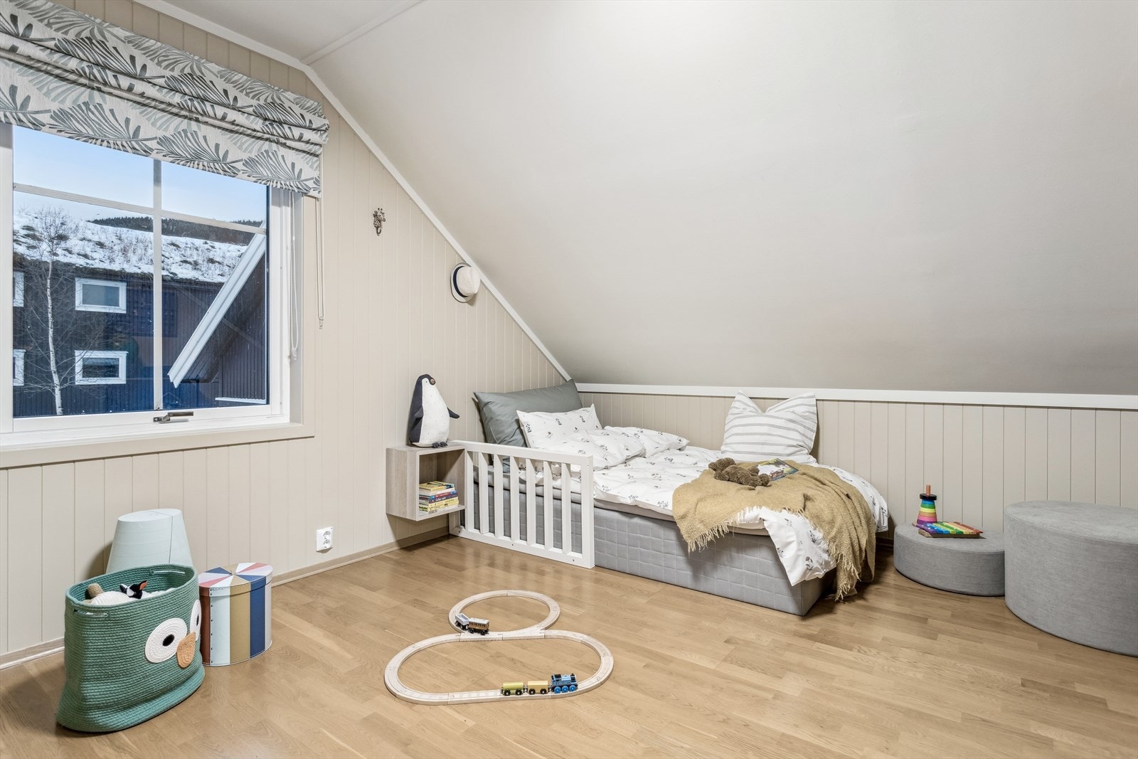 To av soverommene passer fint som barnerom. Galleribilde