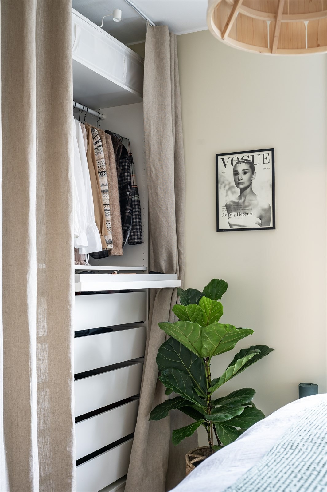 God plass til oppbevaring av klær og annet. Galleribilde