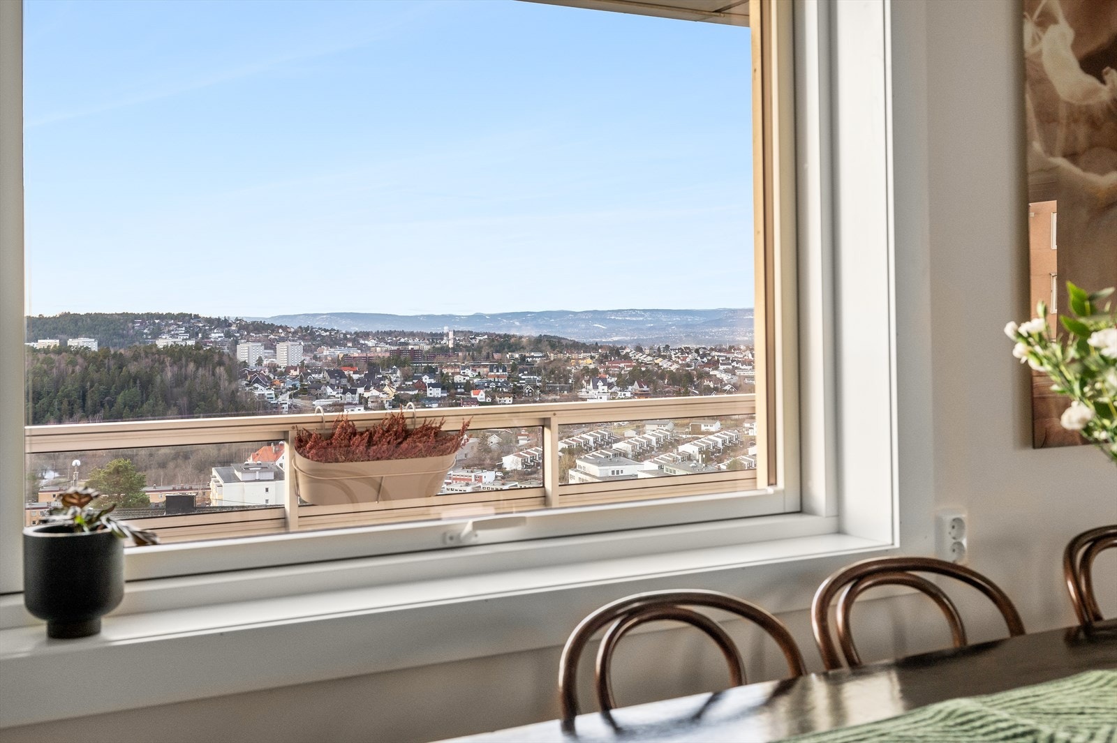 Utsikt fra kjøkkenvindu. Galleribilde