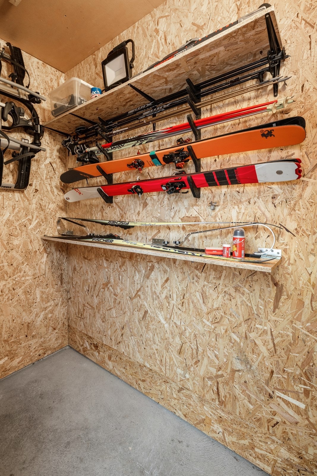 Sportsbod på bakkeplan medfølger! Galleribilde