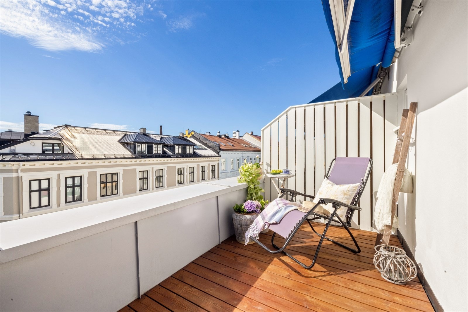 Vestvendt balkong på hele 9 m² som kan innredes med flere soner Galleribilde