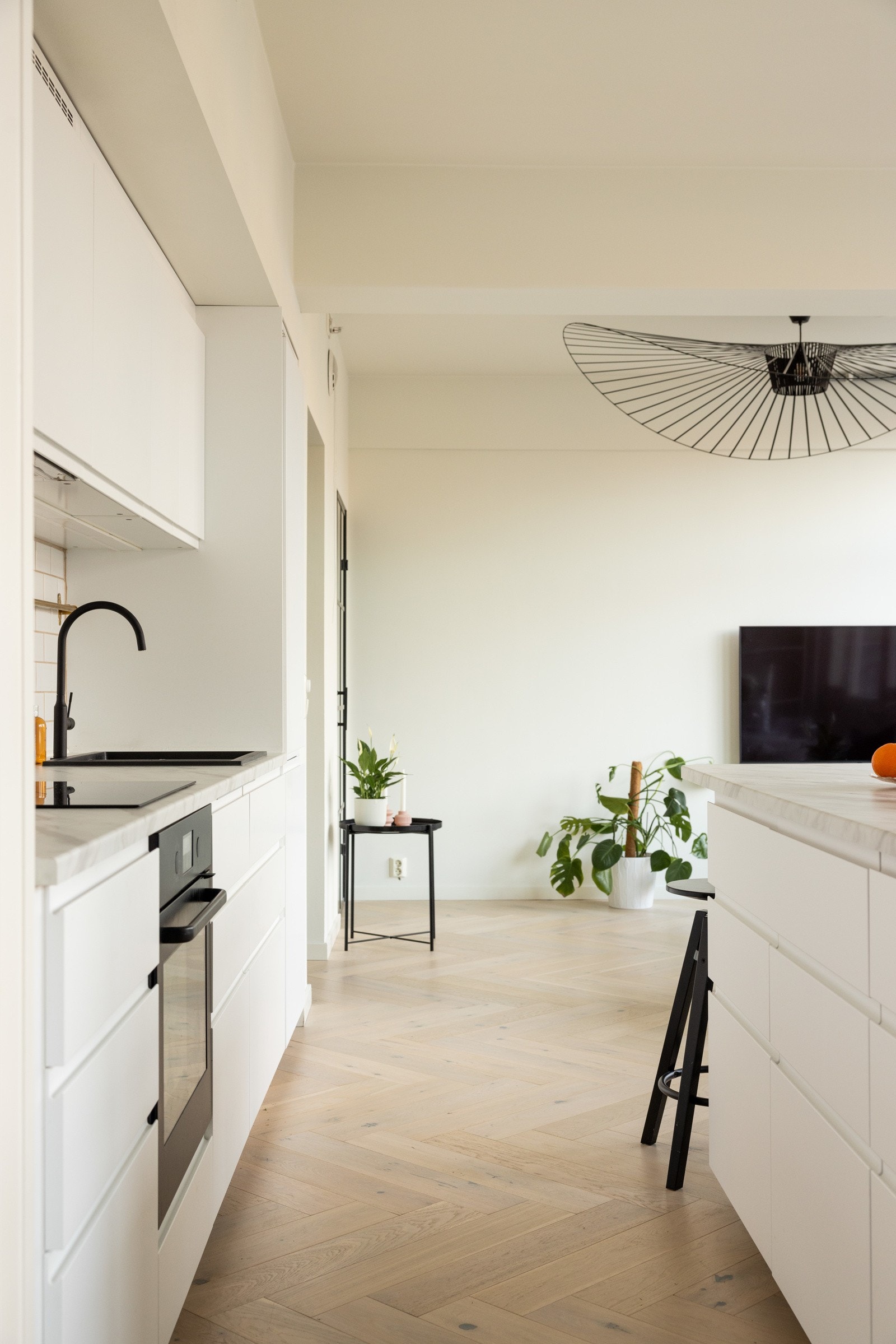 Rikelig med skap- og benkeplass. Galleribilde