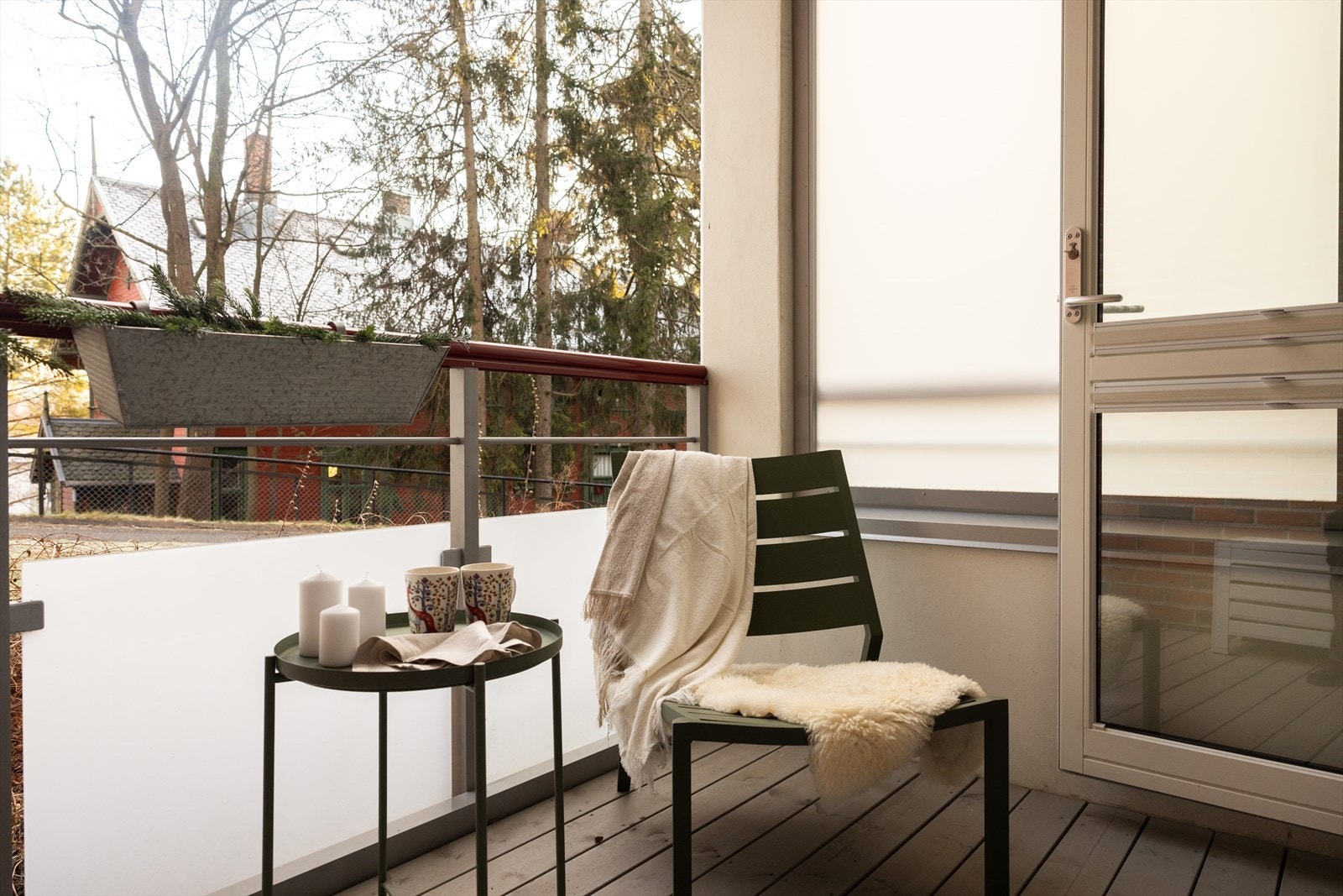 - På markterrassen ble det lagt nytt terrassegulv i 2020 - Galleribilde