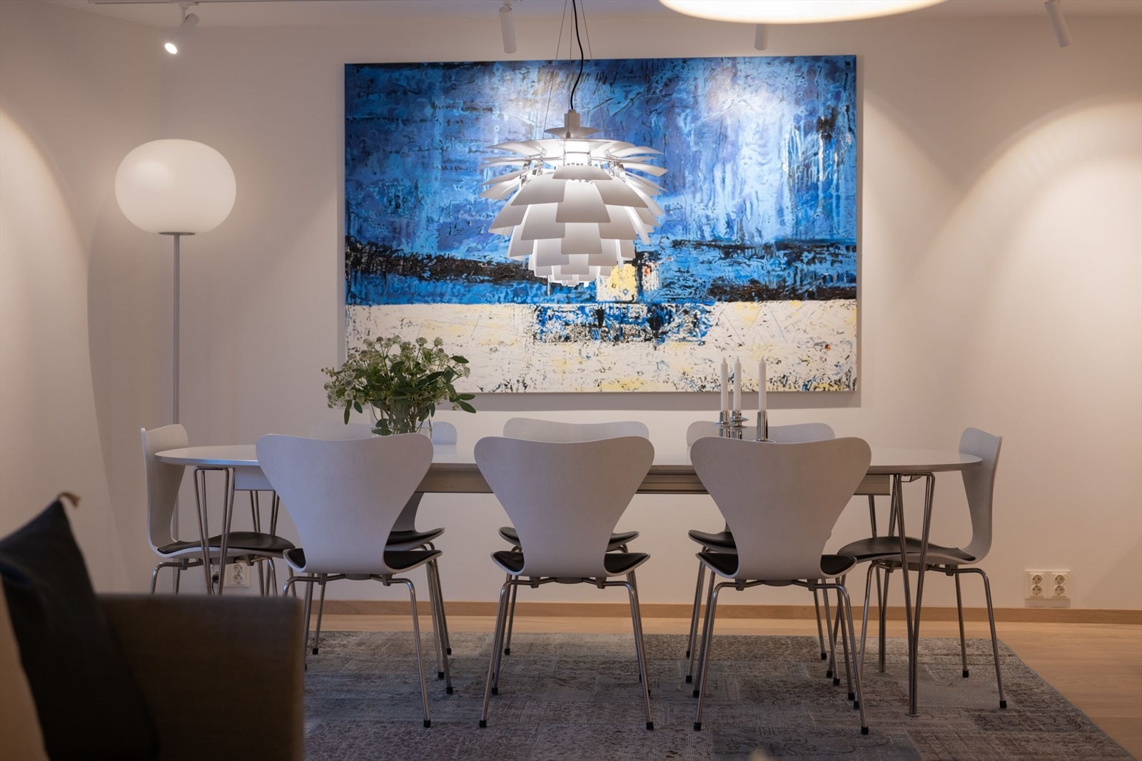 Boligen har sentralstyrt balansert ventilasjon - Spredenett ventilasjon byttet i 2017 med lydfeller Galleribilde