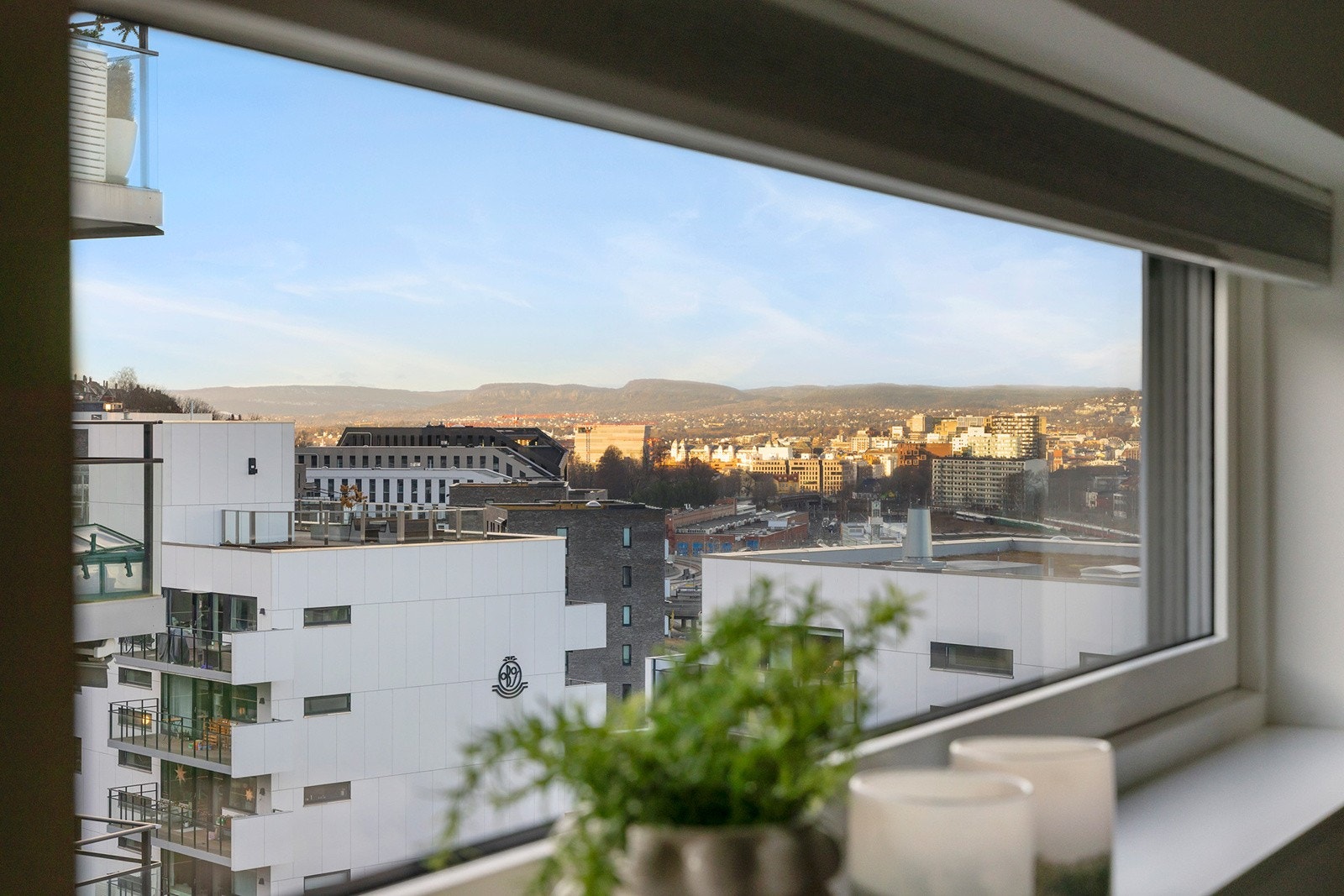 Vinduer mot vest og nordvest Galleribilde