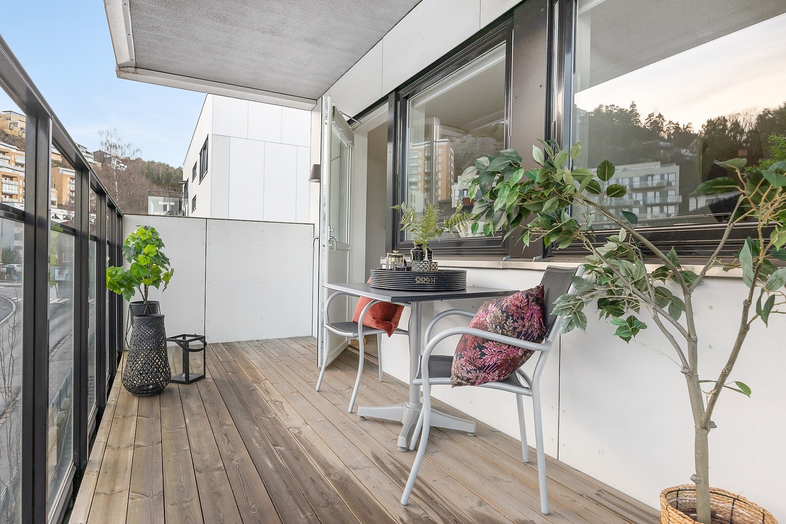 Balkong - her kan du nyte kaffen i formiddagssola Galleribilde