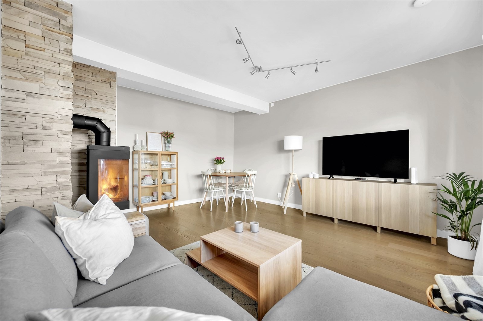 Rommet har en åpen og god planløsning som gjør det enkelt å innrede. Galleribilde