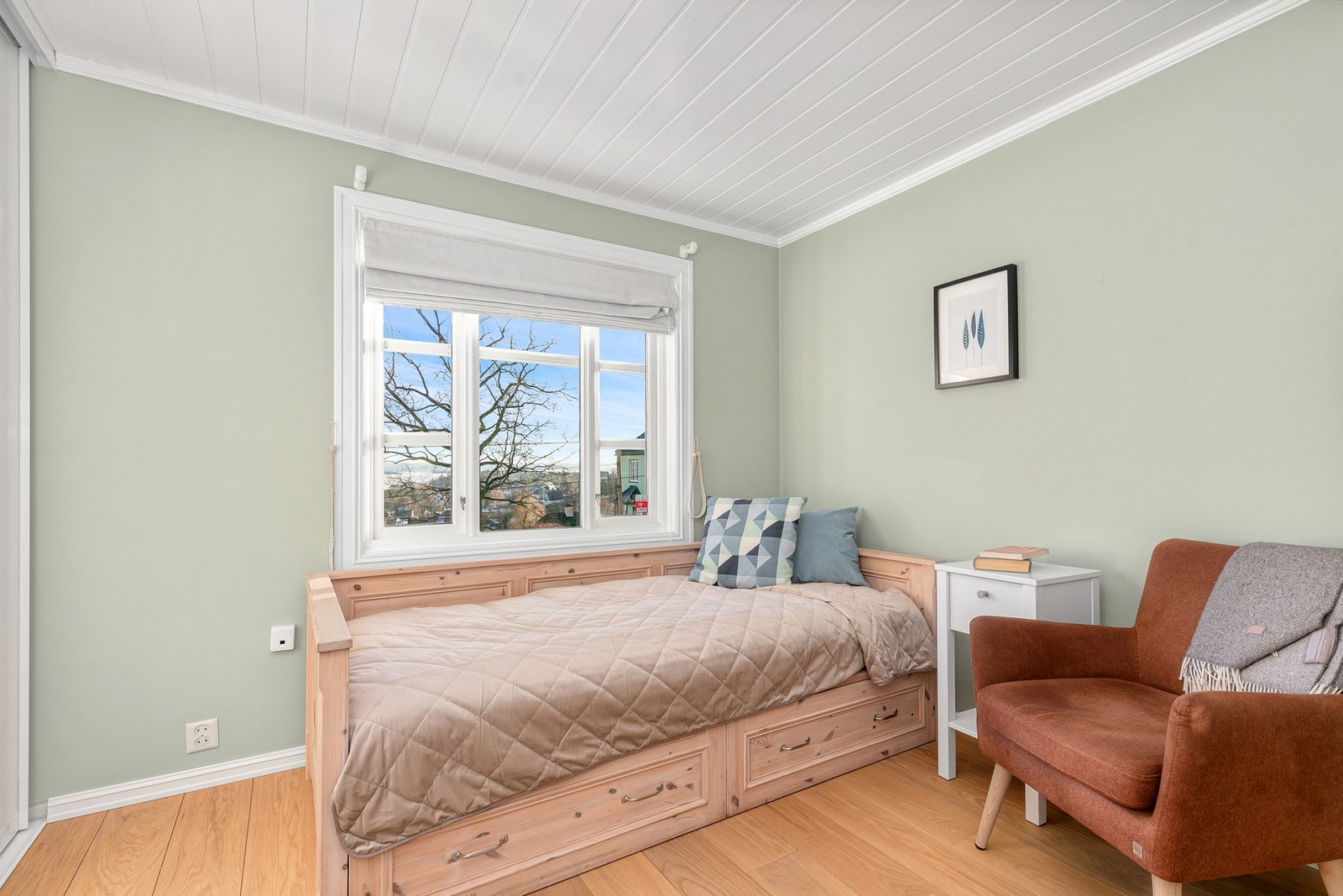 Soverom ved trapperom. Galleribilde