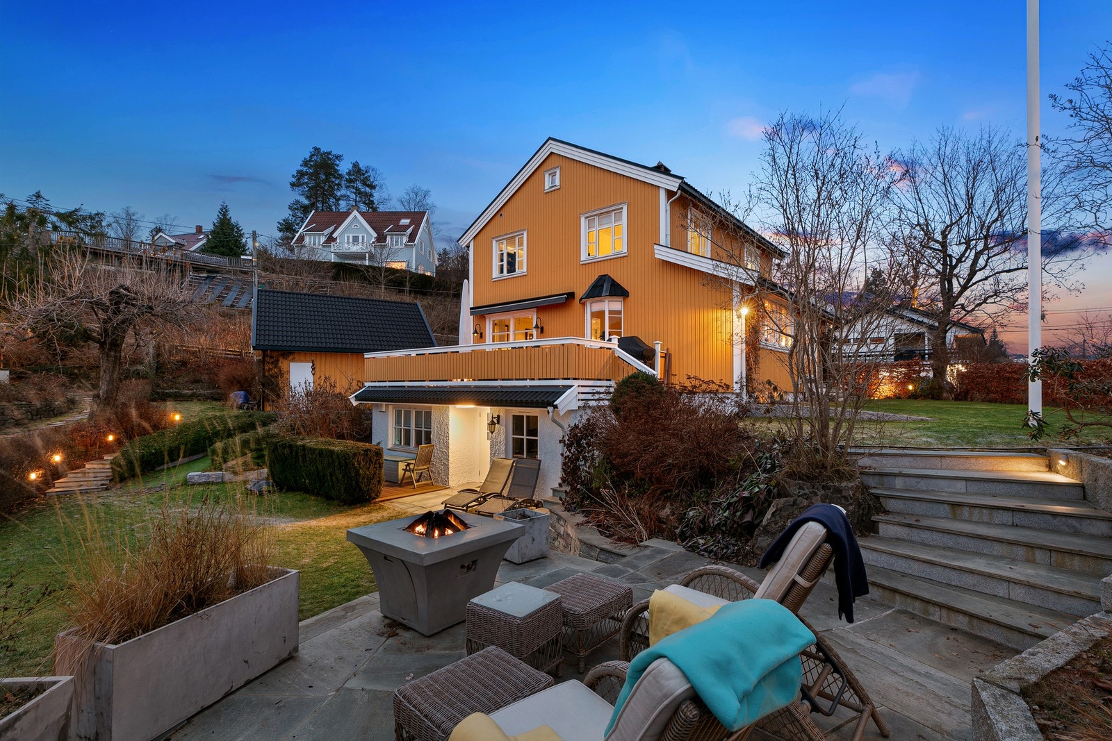 Boligen i Løvenskiolds vei 18 er fra 1924, med ombygging i 1949 og tilbygget i 1993 og 2014. Galleribilde