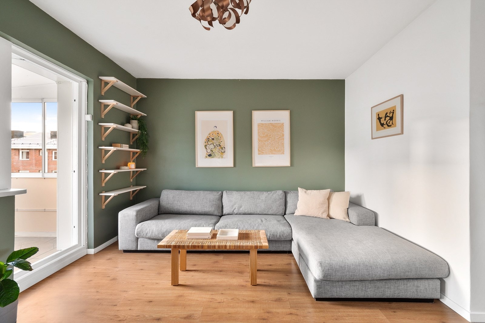 Oppvarming, vamtvann og internett er inkludert i felleskostnadene. Galleribilde