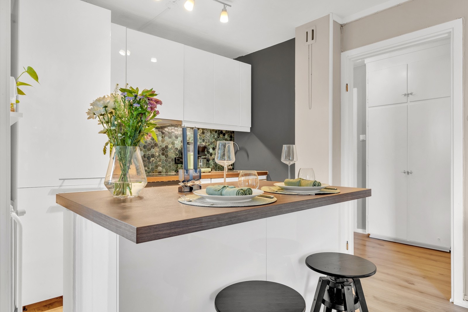 Kjøkkenøy med barløsning. Galleribilde