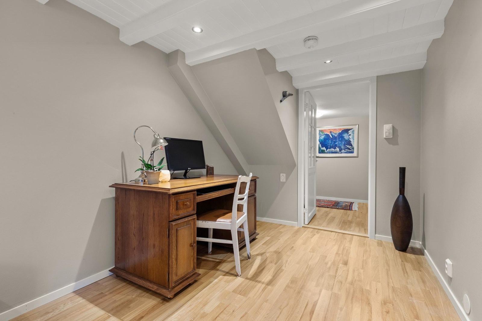 Kjellerstuen kan benyttes til enten tv-stue, hjemmekino, lekerom, arbeids- eller hobbyrom, alt ettersom hva du ønsker Galleribilde