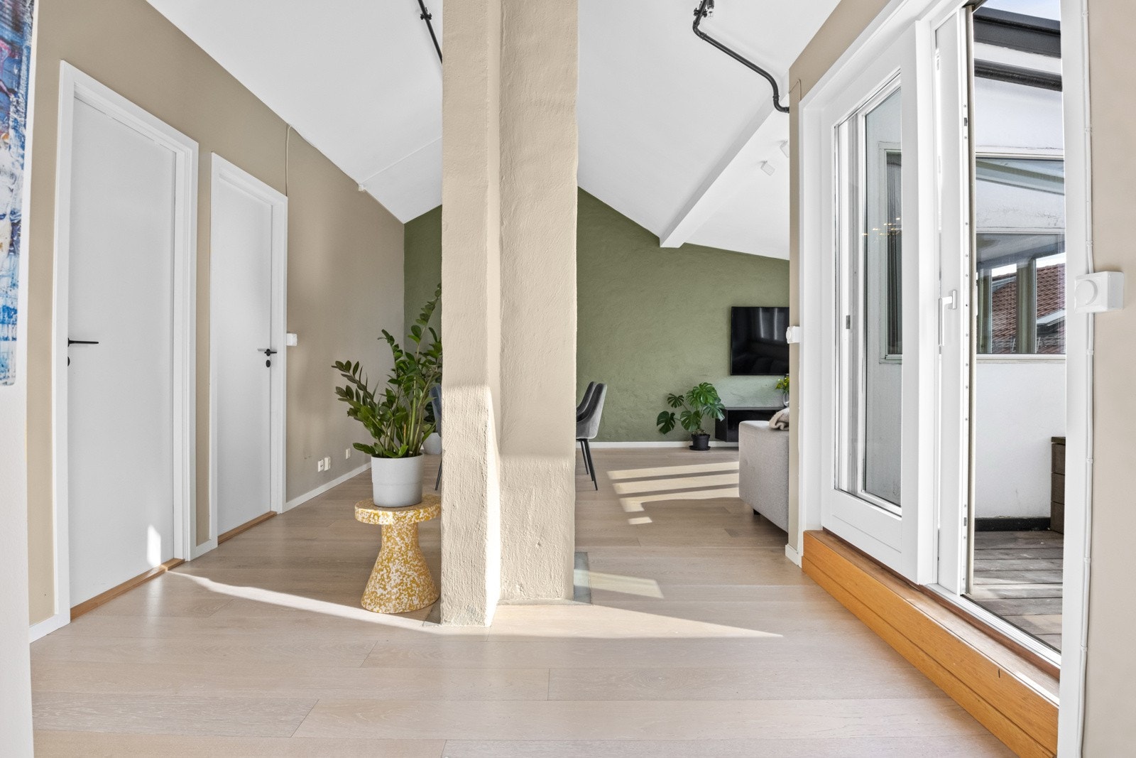 Herfra er det utgang til takterrasse på ca.5 m² Galleribilde