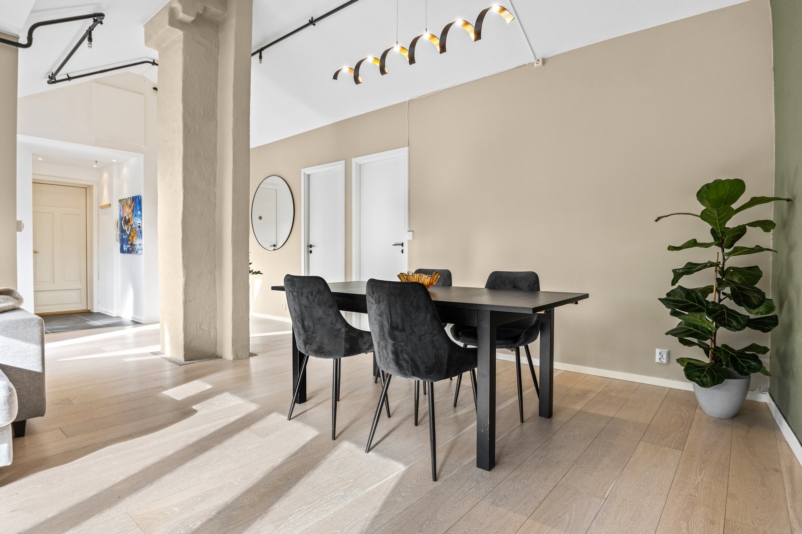 God plass til langbord ved spesielle anledninger Galleribilde