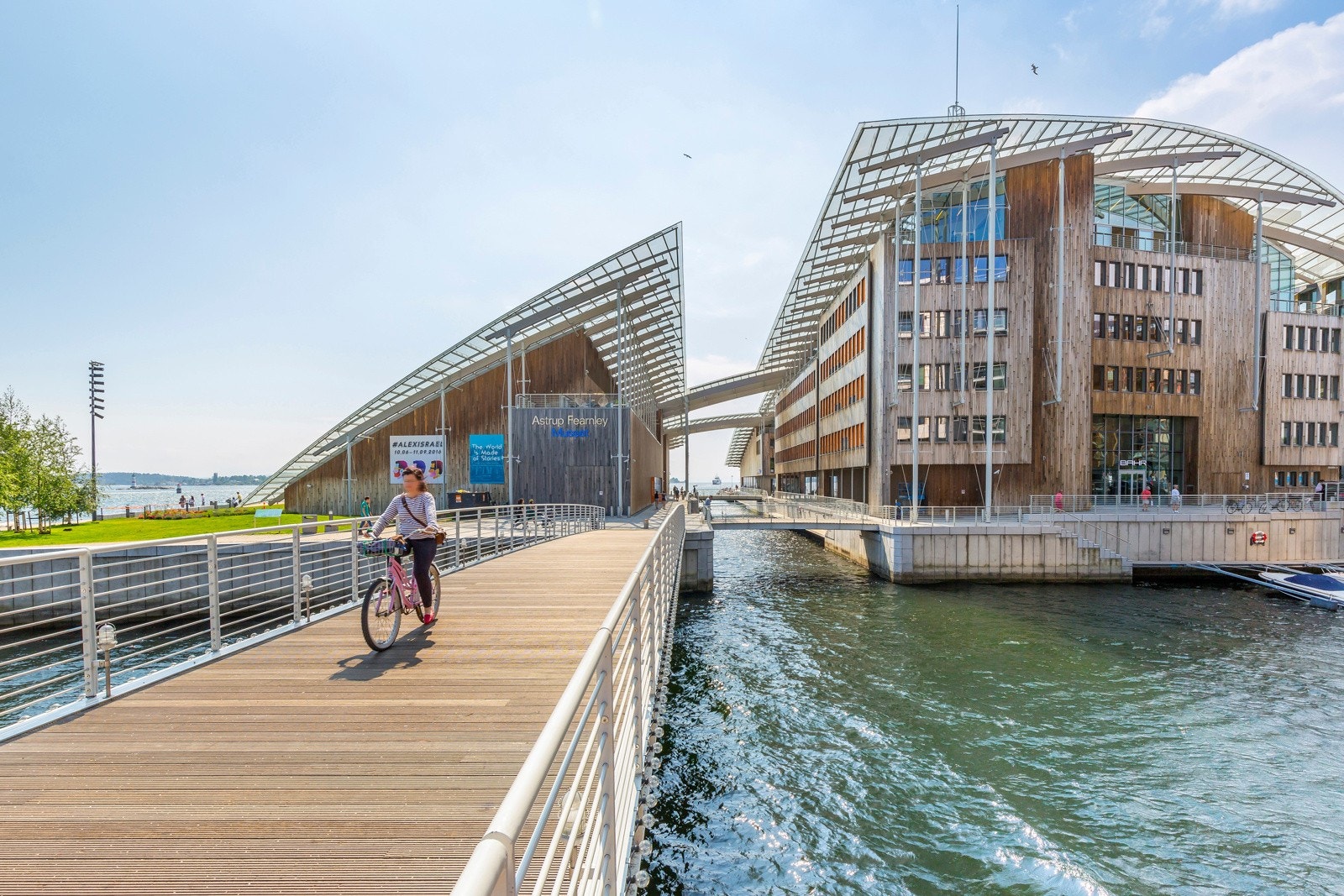 Det er kort vei til Aker brygge og Tjuvholmen med spennende gallerier som Astrup Fearnley Museet og Pushwagner Gallery Galleribilde