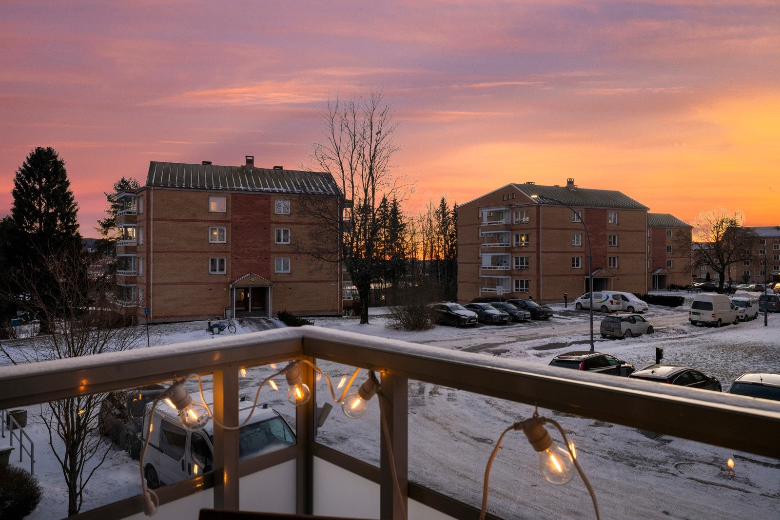 Her har man glede av solen fra tidlig ettermiddag til kveld på sommerstid. Galleribilde