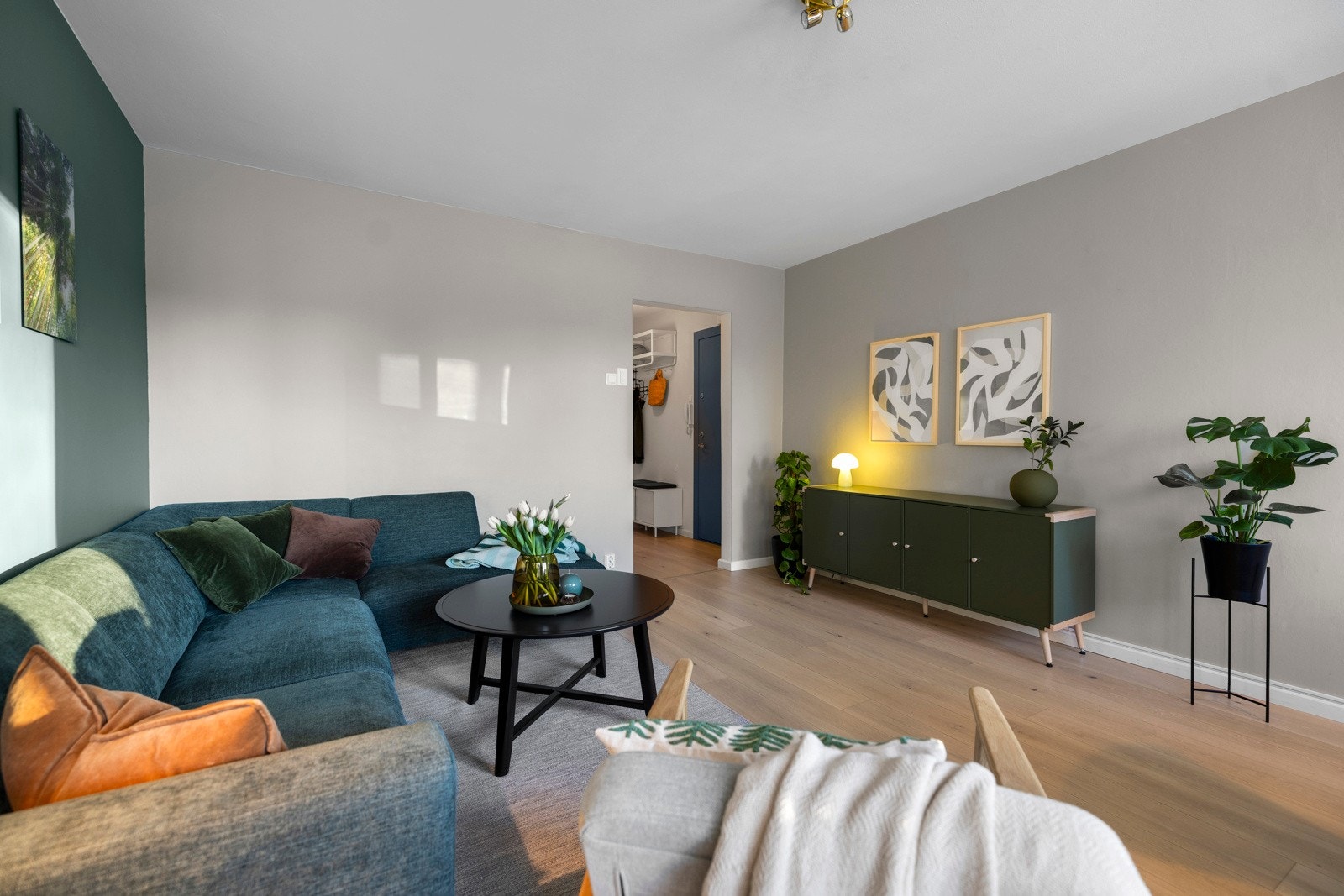 Borettslaget kan også vise til god vedlikeholdshistorikk, hvor bl.a. oppgangene er pusset opp og vinduene er byttet i 2022. Galleribilde