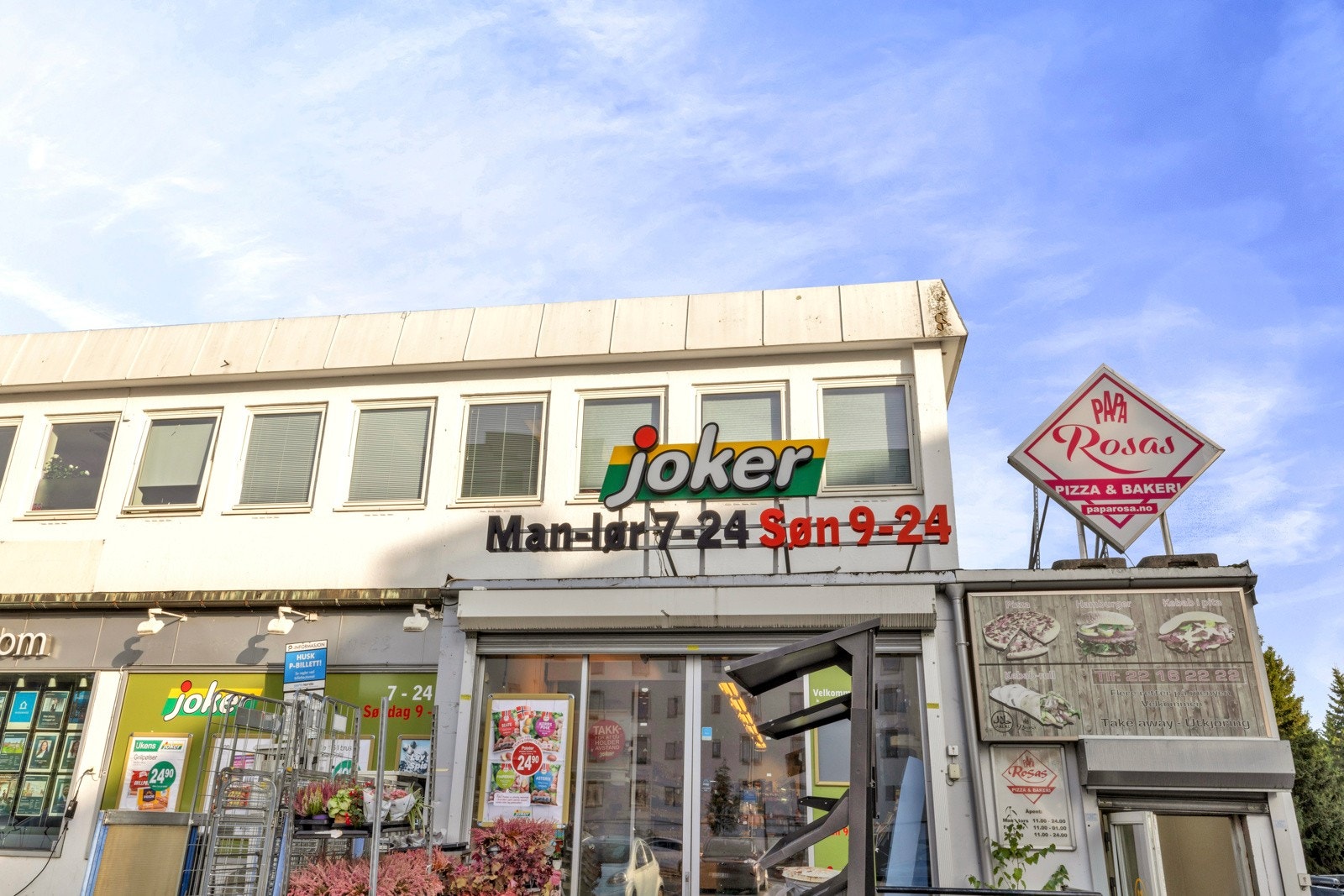 Omlag 500 meter fra leiligheten finner du søndagsåpen Joker. Galleribilde