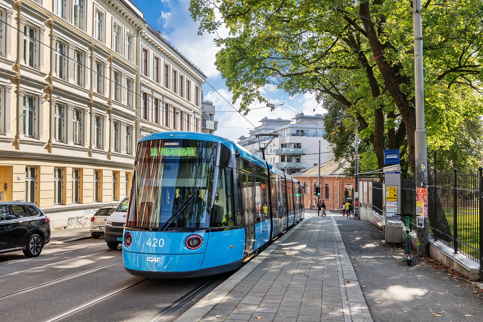 Kort vei til trikken hvor 11,12 og 18 trikken går. Galleribilde