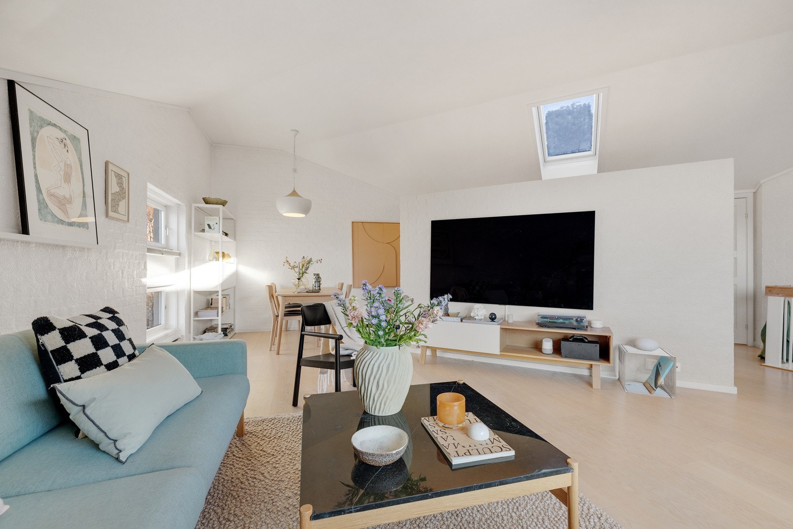 Kabel-tv og fiber er inkludert i felleskostnadene. Galleribilde