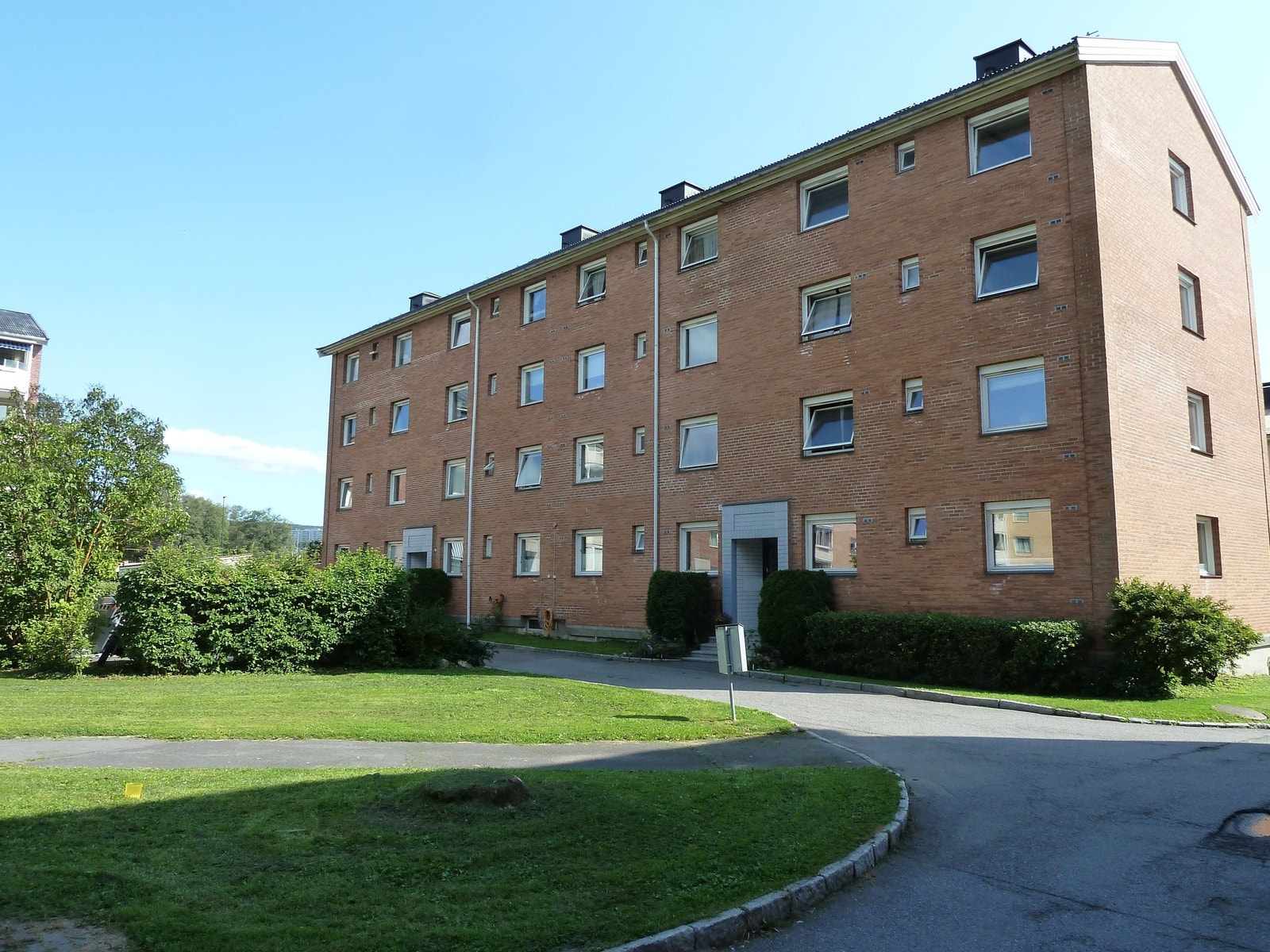 Her bor du meget sentralt i et stille, attraktivt og barnevennlig boligområde på Ulven. Galleribilde